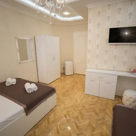 Center Deluxe Garni Hotel Ниш Экстерьер фото
