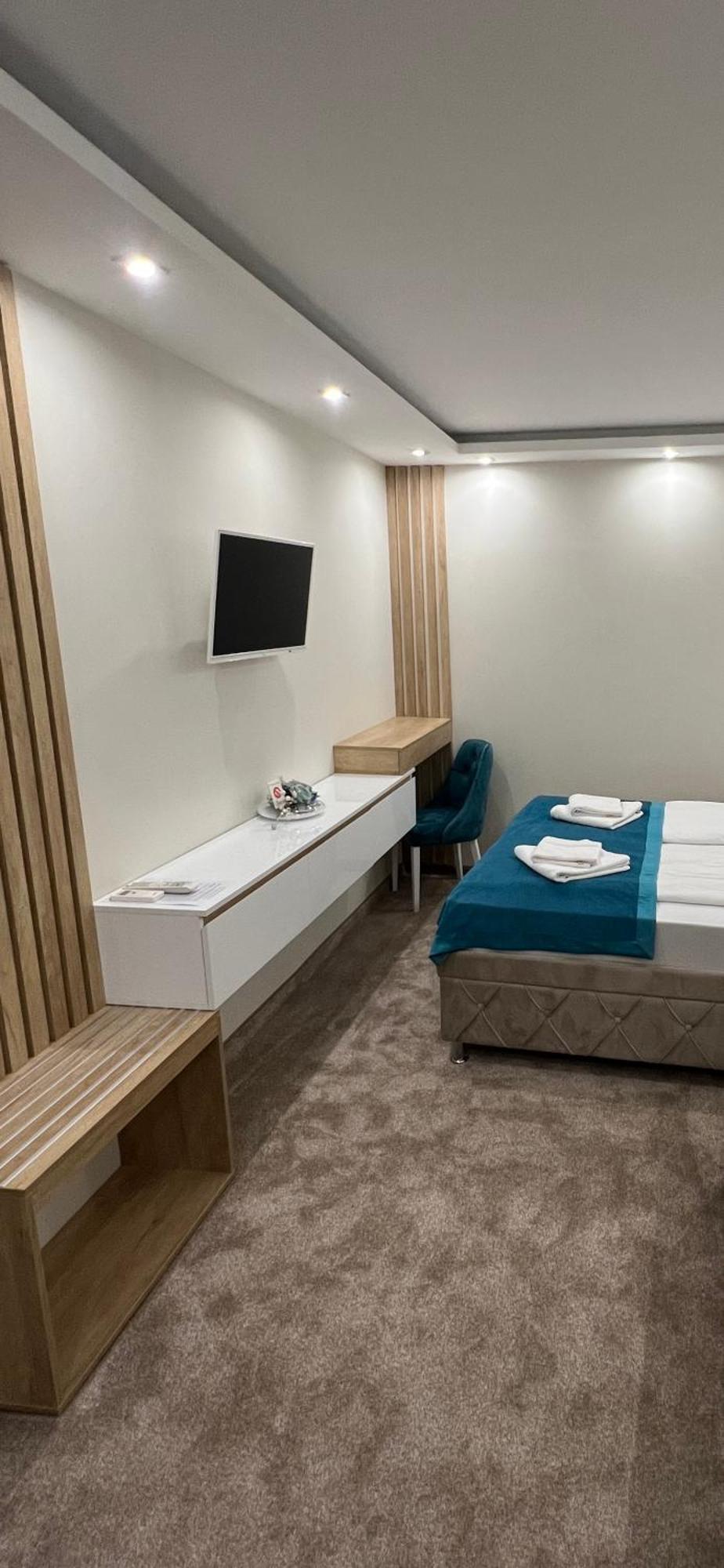 Center Deluxe Garni Отель типа 
