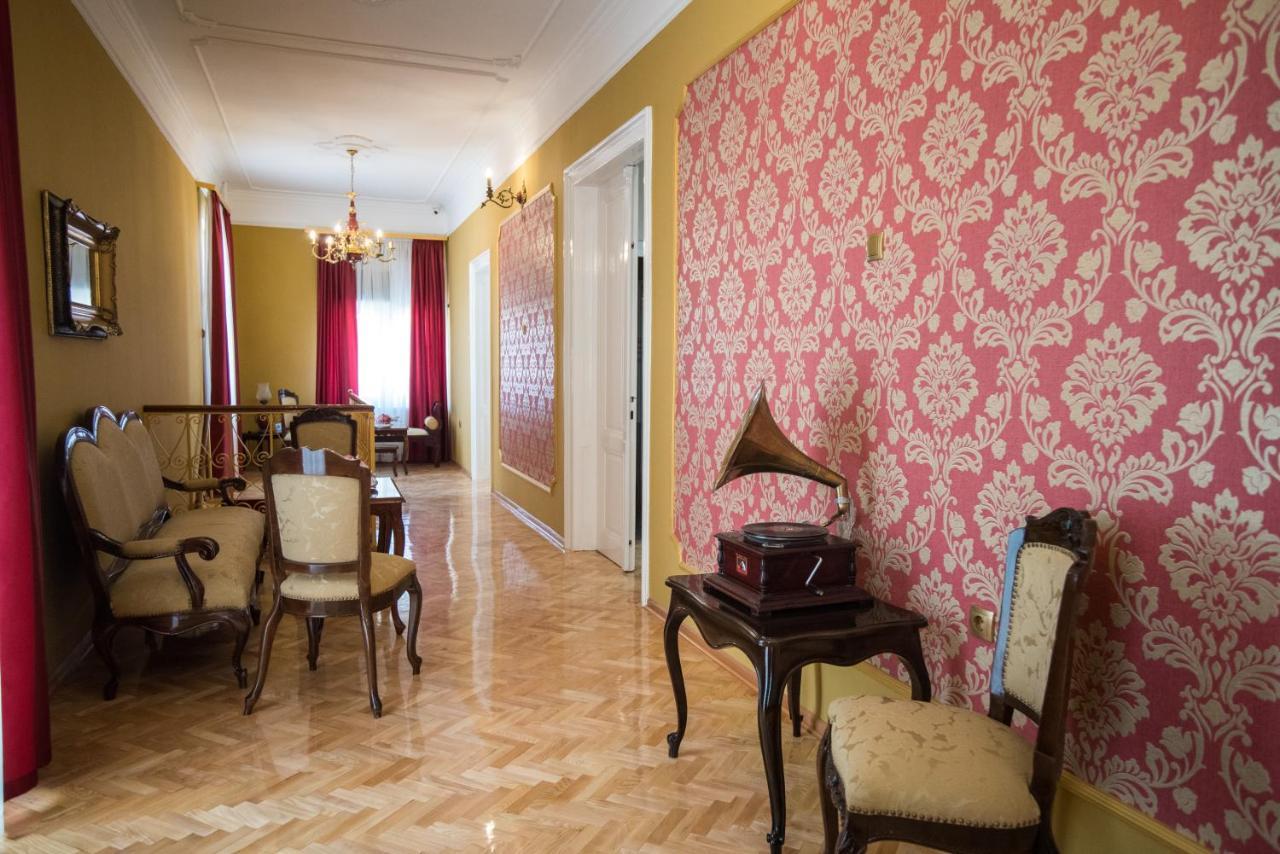 Center Deluxe Garni Отель типа 